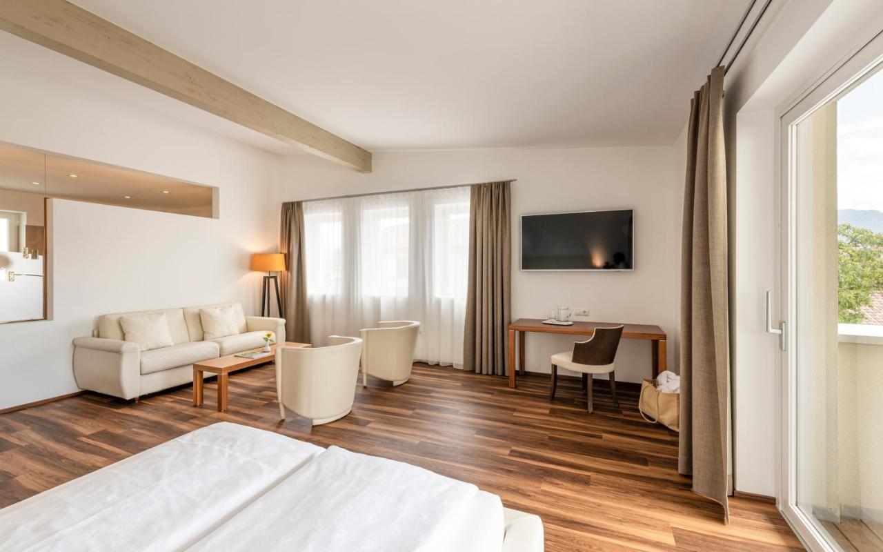 Hotel Mandelhof ***S Eppan an der Weinstraße Buitenkant foto