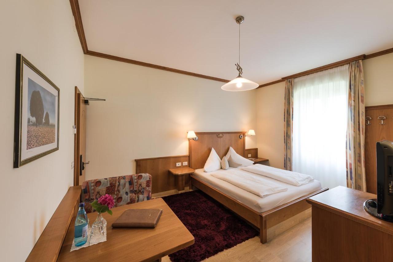 Hotel Mandelhof ***S Eppan an der Weinstraße Buitenkant foto